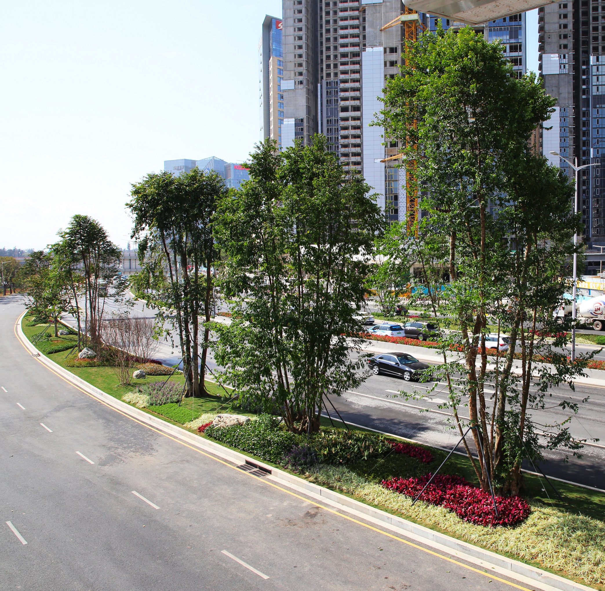 沙河西路快速化改造绿化景观提升工程